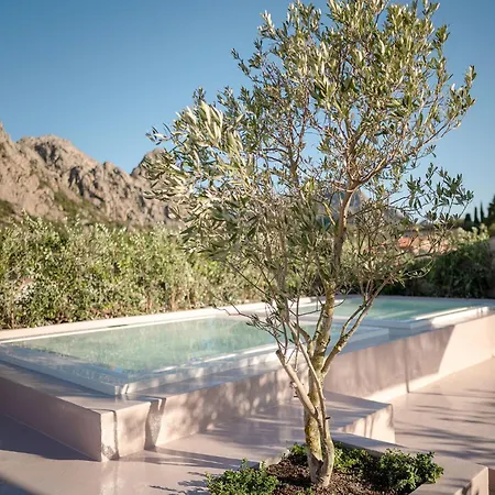 Hotel La Suera 5*