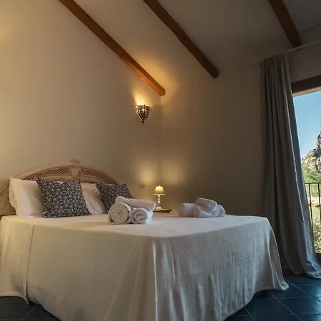 Hotel La Suera San Pantaleo